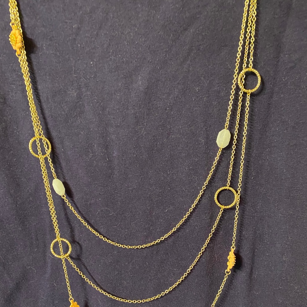 Women’s gold tone necklace